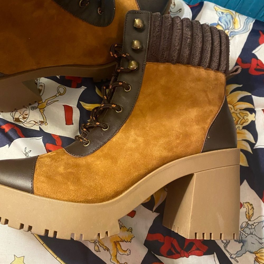 Chelsea and Violet Zaire Leather Suede Platform Boots Lug Sole Brown Black 8.5 M - Picture 11 of 12